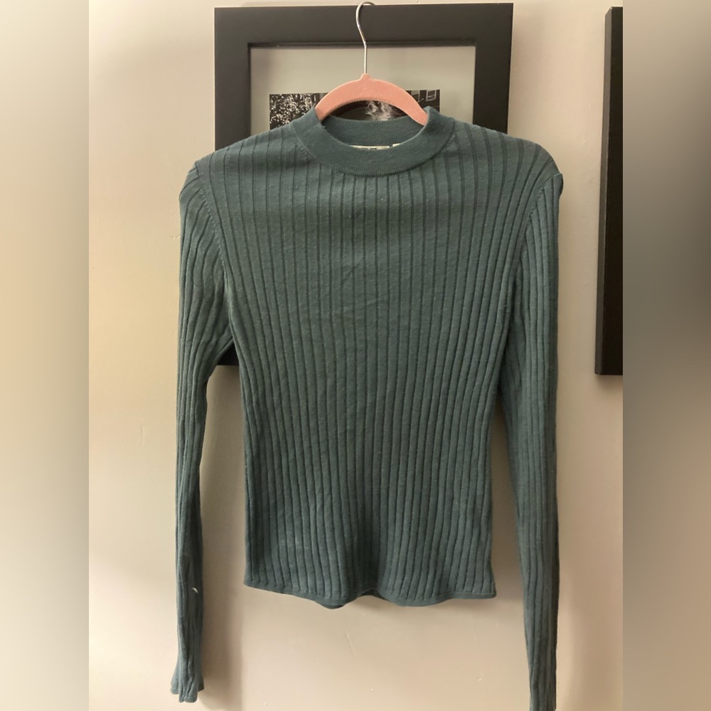 Uniqlo wool ribbed sweater